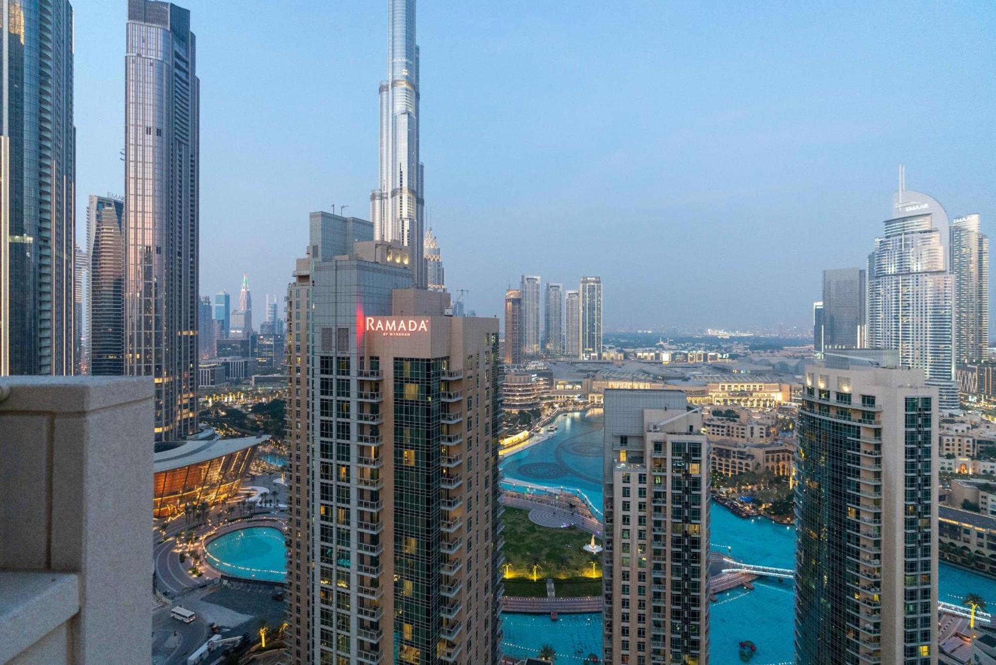 Luxury 2Br Downtown Apt With Burj Khalifa Views Dubai Exterior foto